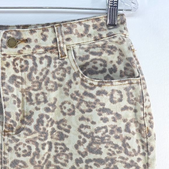 Style Rack Faded Leopard Print Denim Mini Skirt Medium Distressed Animal Mobwife - Picture 10 of 16